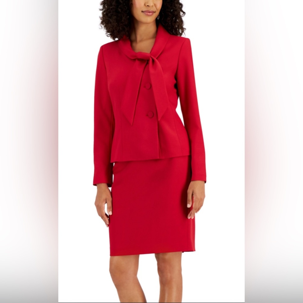 Woman’s Red Le Suit 14